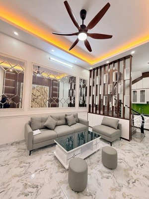 vài bước ra phố minh khai, ô tô đỗ, 2 thoáng, tương lai ra mặt phố, mới kính coong, 5 ngủ, diện tíc