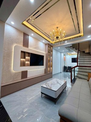 ngon nhất phố trương định nhà đẹp 2 thoáng ngõ thông tứ tung nhà đẹp ở ngay 47m2 x5t sổ đỏ cc có tl