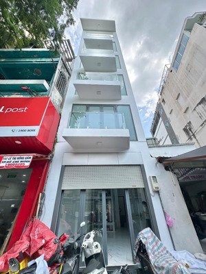 mt lê thị hồng gấm - bến thành - vị trí đẹp. dt 5x12m, 5 tầng + sân thượng + thang máy. giá rẻ