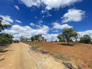 chỉ 690 triệu /lô sở hữu ngay lô đất view dt 400m2 tân văn lâm hà