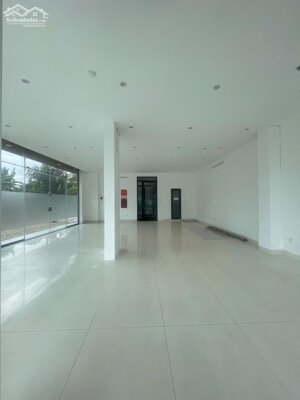 Cho thuê mặt bằng đường mai hắc đế đà nẵng 2 mặt tiền vị trí chợ đêm cầu rồng