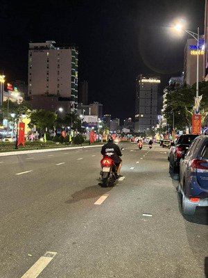 bán lô đất mặt tiền đường 33m phạm văn đồng dt 125m ngang 5m