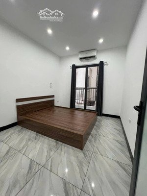 nhà đẹp ở ngay 10m ra ô tô.ngõ thông kinh doanh . gần chợ , trường học . khu đô thị geleximco