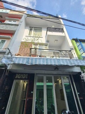 nhà chiến lược - vị trí đẹp - hẻm 7m xe hơi thoải mái - nhà đúc 4 tầng kiên cố - 50m2 -ngang lớn