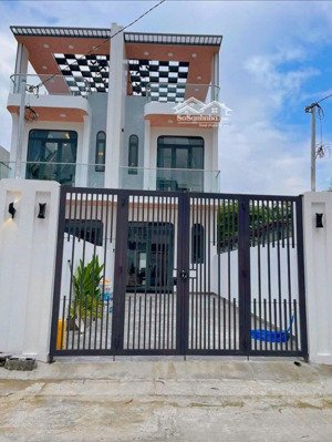 2 căn nhà phú lợi cách lê hồng phong 100m 1 trệt 1 lầu 1 tum ,3pn sân rộng full nội thất