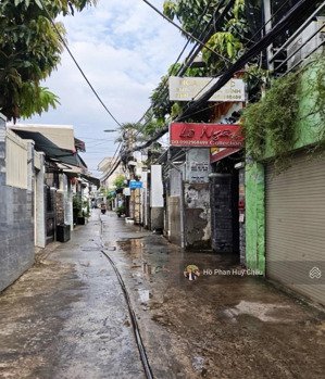 nhà 4 tầng diện tích 5x20m có hoàn công giá chỉ 9,5 tỷ