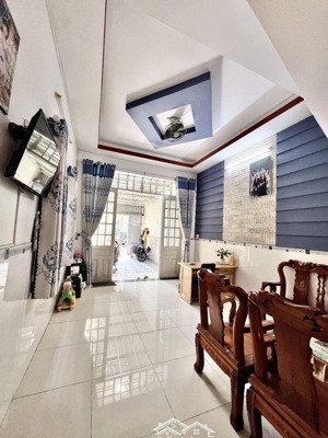 bán nhà 2 tầng 5m x 20m, mặt tiền trần thị do ngay chợ giãn dân , siêu thị metro, . cfcf0e