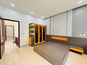 cần bán nhà 3 phòng ngủ - dài 14m - hẻm xe hơi rộng rãi - chợ thạnh xuân - gò vấp - sân bay 15p