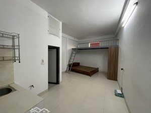 chính chủ cho thuê phòng tại ngõ 112 mễ trì thượng ô tô đỗ cửa phòng thoáng mát có gác xép 30m2