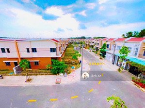 bán căn liên kế vườn 2 tầng kđt oasis, 70m2 full thổ cư, sổ hồng sẵn,dân cư ở đông, giá 1,62 tỷ