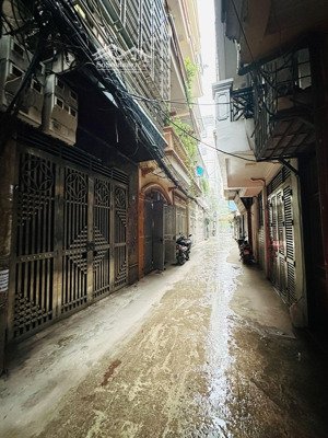 vip! nhỉnh 14 tỉ có nhà khu lê trọng tấn , 47m2, ô tô đỗ cửa, 30m ra mặt phố , tiện kinh doanh!