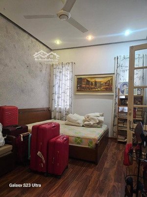 bán nhà vân hồ, dt 90m x 4 tầng, mặt tiền 9m, 3 mặt thoáng, 24.5 tỷ đồng