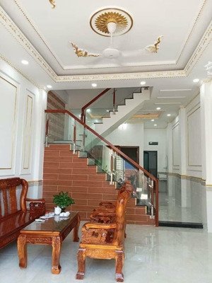 bán nhà 3 tầng long bình tân, kế bên chợ, shr hoàn công đầy đủ, đường 2 xe hơi