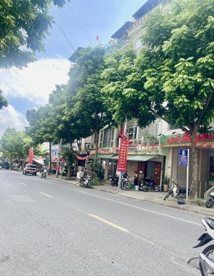 vị trí vàng nhà đẹp- dân xây- gần ôtô- thoáng sáng-nhỉnh 13tỷ sở hữu 60m sổ đẹp- tứ liên