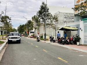 BÁN NỀN MẶT TIỀN NGAY CÔNG VIÊN ĐÀI TRUYỀN HÌNH VĨNH LONG