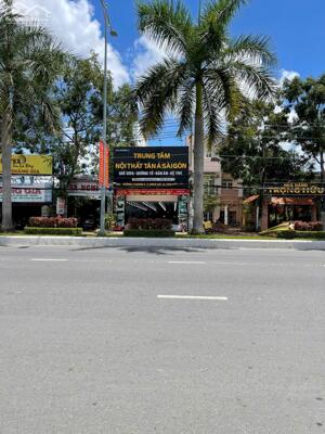 CHO THUÊ NHÀ MẶT TIỀN ĐƯỜNG 3 THÁNG 2 NGANG 8M x 50M