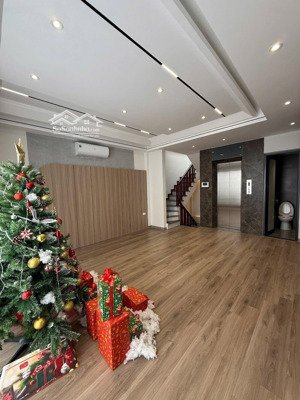 siêu phẩm phố trạm 37m. 6tầng. mặt tiền rộng. thang máy xịn. gara ôtô. giá hơn 11tỷ