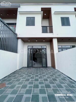 BÁN NHÀ PHƯỜNG PHƯỚC TÂN NGAY SÂN GOLF - SỔ RIÊNG THỔ CƯ HOÀN CÔNG- 600TR NHẬN NHÀ