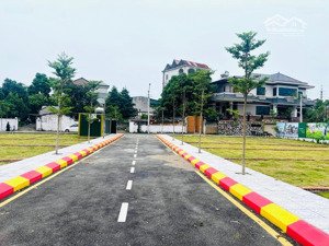 100m ô góc, mặt tiền 8m, vỉa hè ô tô tránh, sơn đông trung tâm hoà lạc