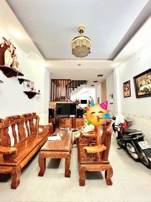 tân phú- giảm tổng 850tr- chỉ còn nhỉnh 7 tỷ thương lượng mạnh nhà 90m2 - 4 tầng