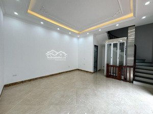 bán gấp nhà 5 tầng thang máy văn phú oto sát nhà. chủ tặng full nội thất.