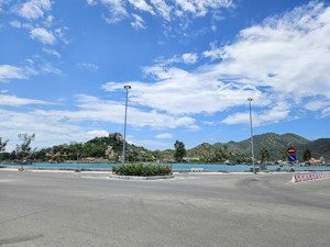 đất đẹp full thổ cư gần biển ninh chữ với giá đầu tư chỉ 5,2 tr/m2