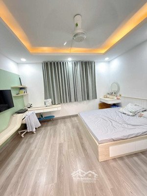 trung tâm tân bình nhà 5 tầng hoàn công đủ - nhỉnh 5 t.ỷ - vảo ở ngay