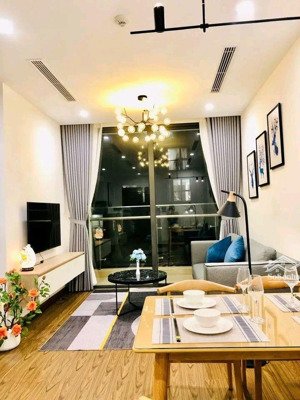 chủ nhà cần nhượng lại căn 2 ngủ, 75.5m2 toà matrix one premium