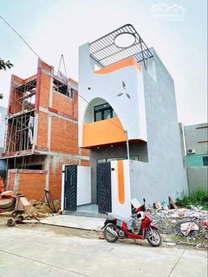 có nhà 1t2l, 85m2, 1ty920 cần bán ở tttp bến cát