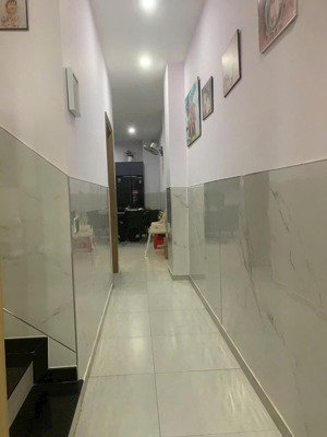 bán nhà 3 tầng hxh thông, gần ngã 3 lò lu - lã xuân oai