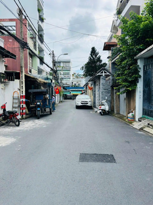 nhà cấp 4, mặt tiền đường lý tuệ - phường tân quý, dt: 4.5x19.5m, cấp 4, giá: 9.8 tỷ tl