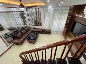 - bán nhà hoàng hoa thám, 48m2, 9.8 tỷ, chủ gửi bán gấp, cần tiền về quê - giá thương lượng sâu.