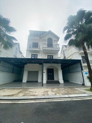 cho thuê đơn lập hải âu 01 vinhomes gia lâm đối diện biển hồ giá hơn 20tr/th rẻ nhất thị trường