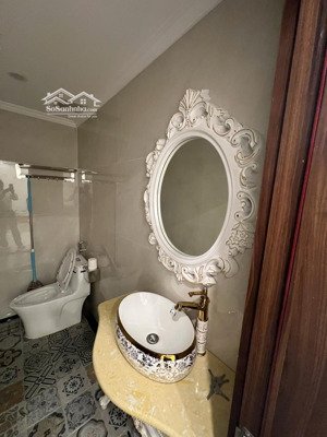 siêu phẩm mặt phố ngô gia tự long biên 7 tầng thang máy nội thất châu âu gara 2 ô tô