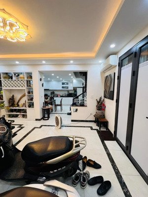 cần bán gấp căn hộ 3 phòng ngủ tại chung cư n09b2 thành thái, công viên cầu giấy