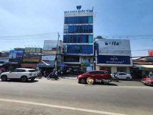 cho thuê nhà mt lê văn việt, ngay ngã 4 thủ đức, dt 6x18 4 tầng. giá chỉ 85tr/ tháng. lh 