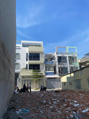 lô đất 2 mặt tiền nằm ngay đường dương quảng hàm p6 dt 4x16m khu dân cư sầm uất thích hợp xây chdv