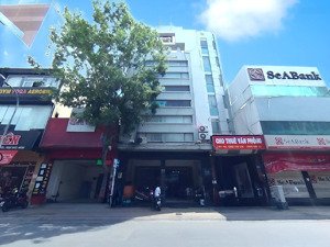 văn phòng 35m2 giá 7,5 triệu/tháng - có nội thất và phòng riêng giám đốc