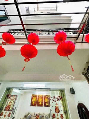 phân lô - sát phố - kinh doanh đỉnh - nhà 5 ngủ rộng đang cho thuê full. khoá vân tay hiện đại