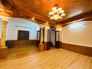 bán nhà riêng dt sổ 150m2, nhà 4 tầng, mt 7m, tại ngõ phố thụy khuê, tây hồ, gần hồ tây