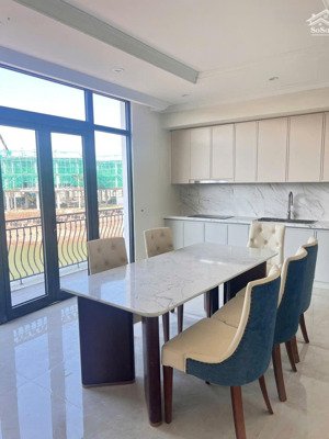 cho thuê shophouse vinhomes royal island, 12 triệu, 120m2, 4 tầng, 2pn, 4wc
