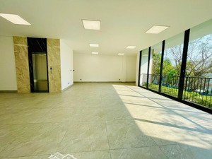 chính chủ bán tòa nhà nguyễn văn cừ - 9 tầng 150m², kinh doanh sầm uất, nhỉnh 35 tỷ