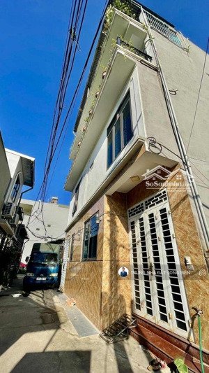 bán gấp căn nhà cự khối 35m2 4 tầng 3 ngủ full nội thất xịn xò ô tô đỗ cửa gần aeon mall long biên