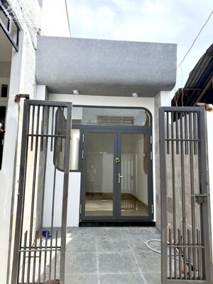 Nhà trệt rộng có sân vườn - Hẻm 68 đường cách mạng tháng8