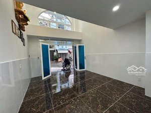 cho thuê mặt bằng làm văn phòng hoặc quầy bán tầng trệt mặt tiền đường