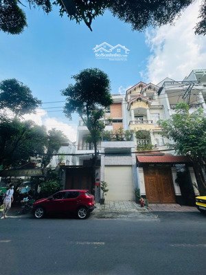 cho thuê nhà nguyên căn mt đường c18, phường 12, khu vip k300. dt: 8x20m. trệt 3 lầu. thang máy