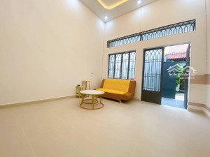 bán nhà 60m2( ngang 4.3) tại phạm văn bạch, p15, tân bình, 5,25 tỷ