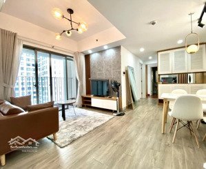 cần cho thuê căn hộ 2 phòng ngủ masteri thảo điền. lh: 