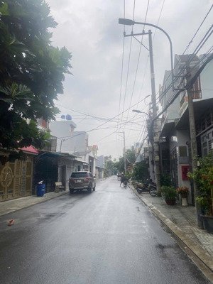 chính chủ cần bán đất, có nhà cấp 4, dt full thổ cư 262m2. thích hợp xây biệt thự nghỉ dưỡng.