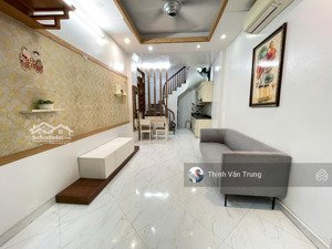 bán căn góc nguyễn khoái hoàng mai 33m2x5 tầng , ô tô đỗ, tặng full nội thất sđcc